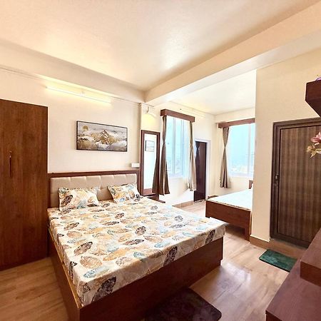 Yepplo Holiday Home - Complimentary Breakfast - 24 Hrs Caretaker & Power Backup Shillong Ngoại thất bức ảnh