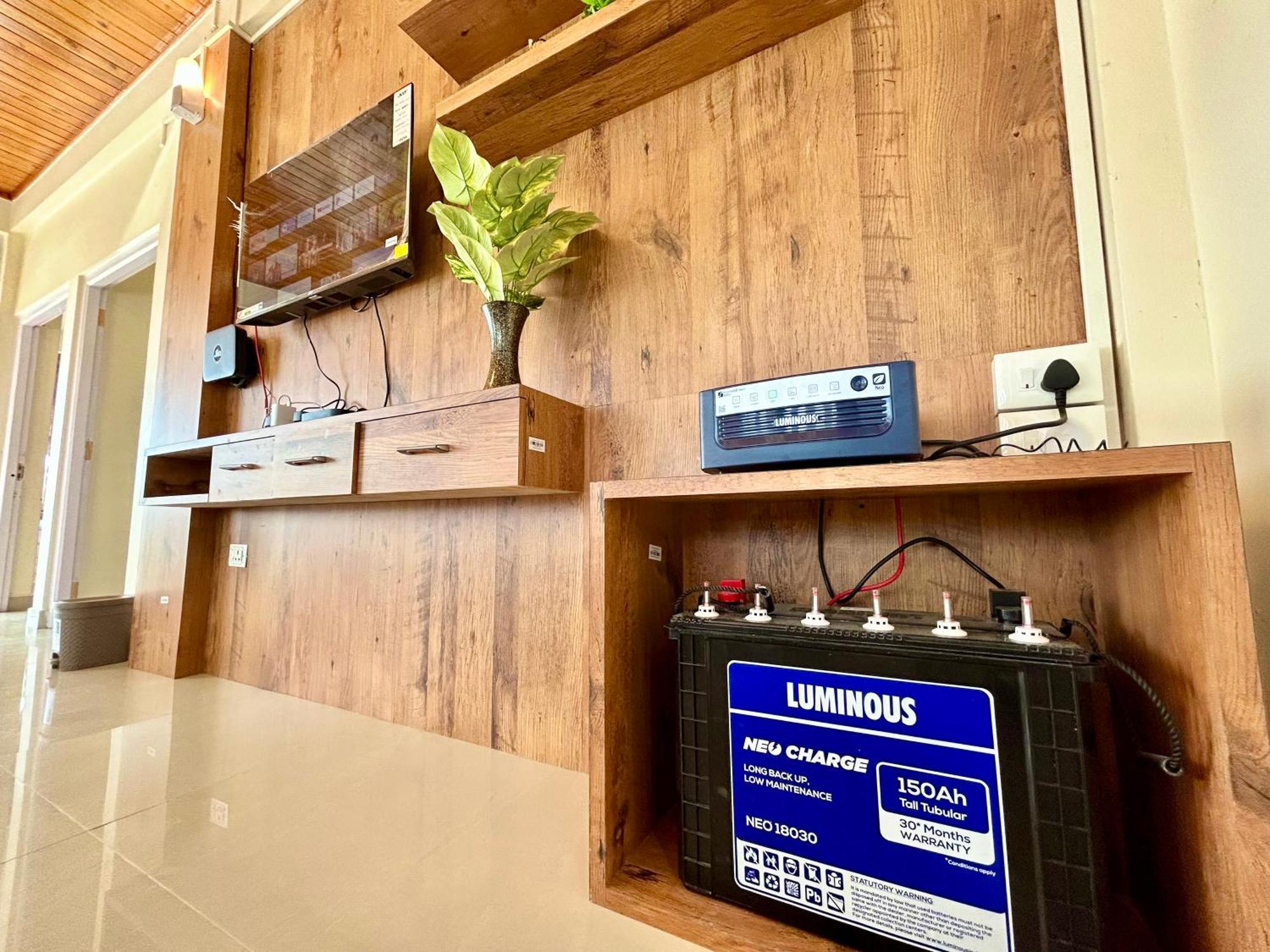 Yepplo Holiday Home - Complimentary Breakfast - 24 Hrs Caretaker & Power Backup Shillong Ngoại thất bức ảnh