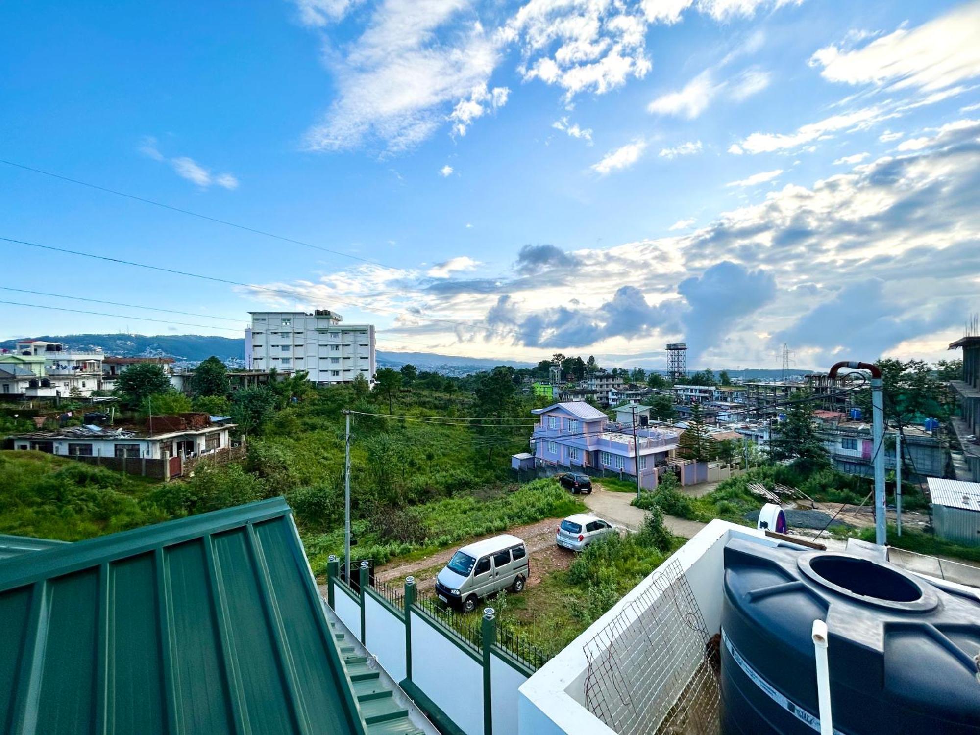 Yepplo Holiday Home - Complimentary Breakfast - 24 Hrs Caretaker & Power Backup Shillong Ngoại thất bức ảnh