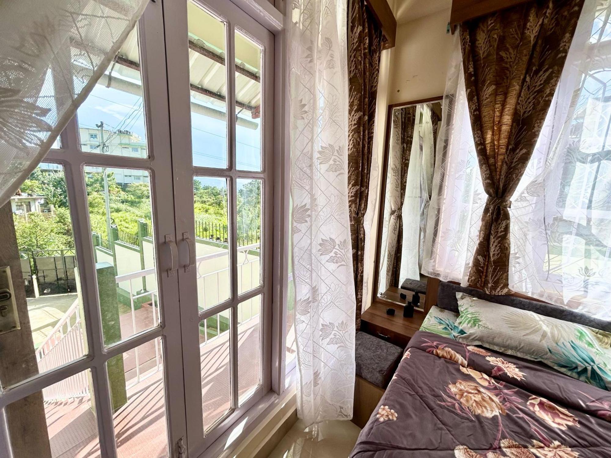 Yepplo Holiday Home - Complimentary Breakfast - 24 Hrs Caretaker & Power Backup Shillong Ngoại thất bức ảnh