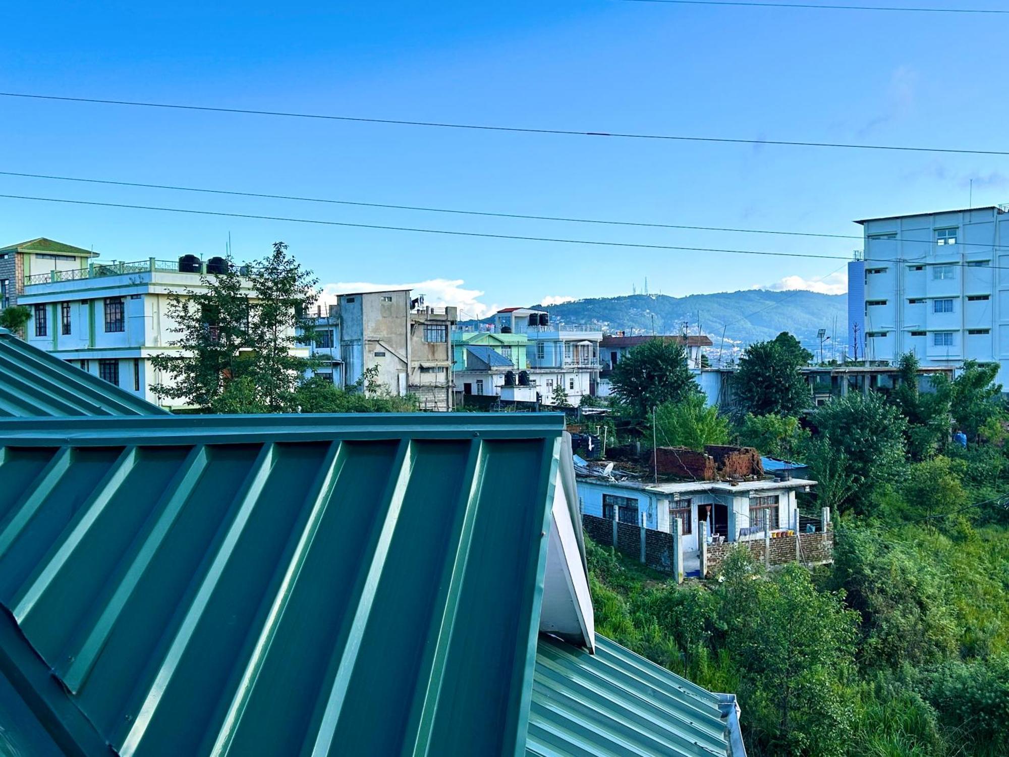 Yepplo Holiday Home - Complimentary Breakfast - 24 Hrs Caretaker & Power Backup Shillong Ngoại thất bức ảnh