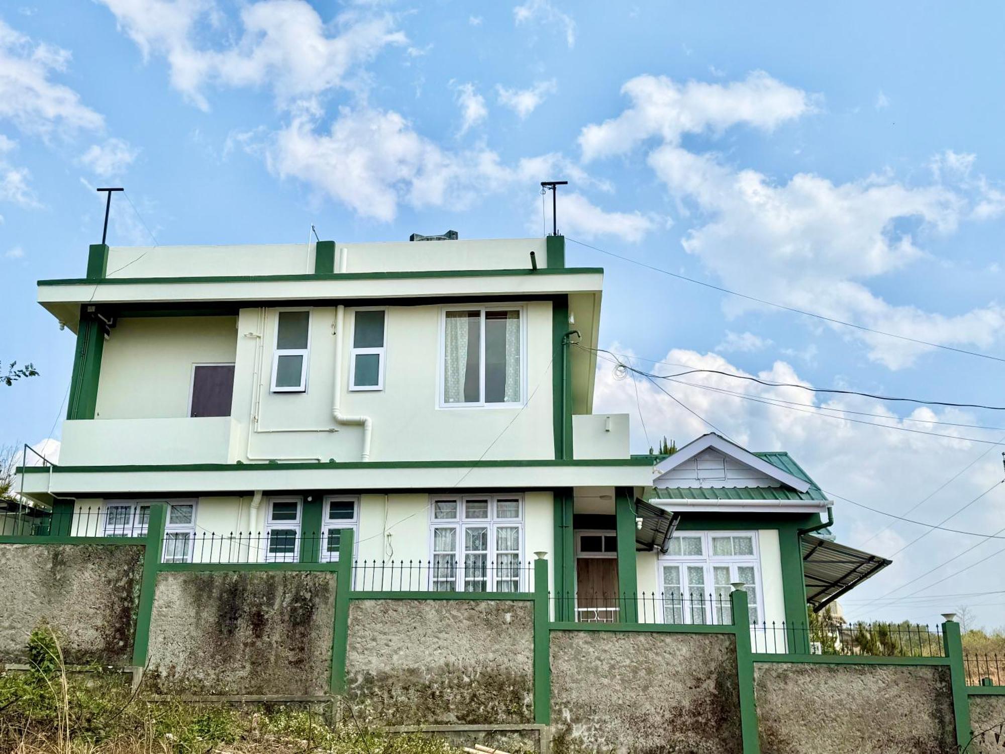 Yepplo Holiday Home - Complimentary Breakfast - 24 Hrs Caretaker & Power Backup Shillong Ngoại thất bức ảnh