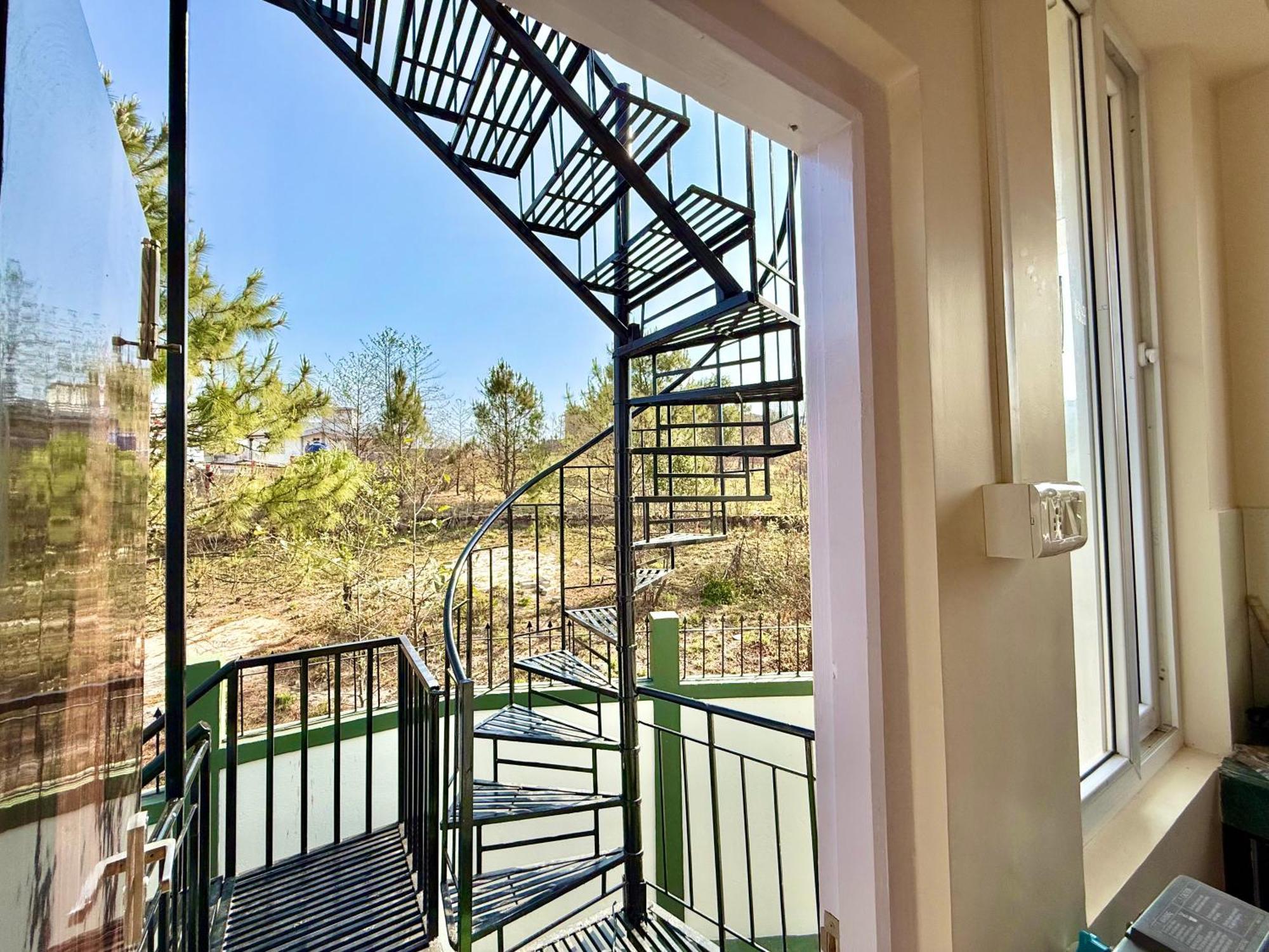 Yepplo Holiday Home - Complimentary Breakfast - 24 Hrs Caretaker & Power Backup Shillong Ngoại thất bức ảnh