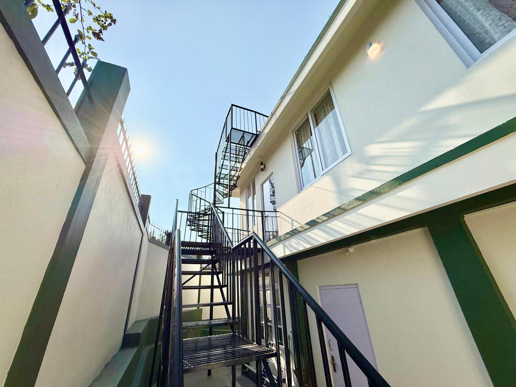 Yepplo Holiday Home - Complimentary Breakfast - 24 Hrs Caretaker & Power Backup Shillong Ngoại thất bức ảnh